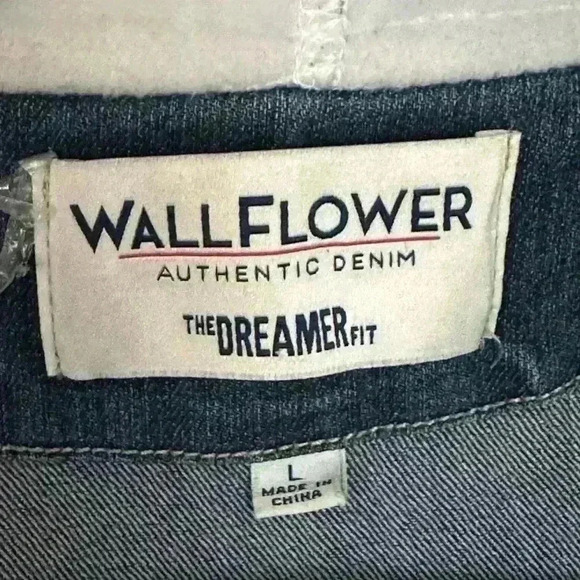 Wallflower Juniors Instastretch Dreamer Hooded Denim Jacket (R5) - Picture 5 of 9